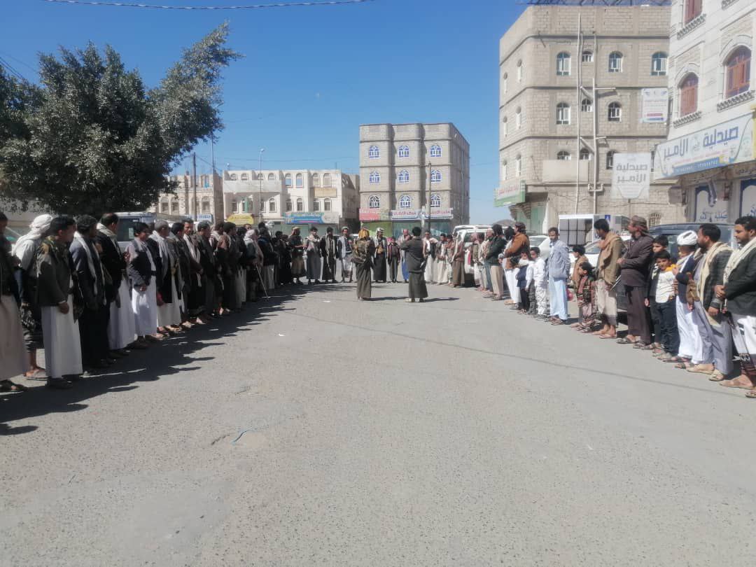 وقفات حاشدة في البيضاء تأكيدًا على استمرار التعبئة والاستعداد للجولة القادمة