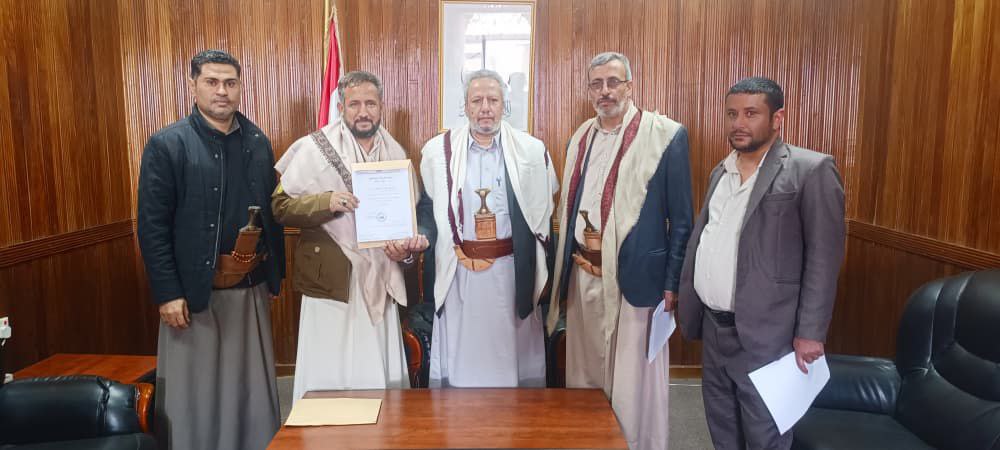 مكافحة الفساد تتسلم اقرار مدير التأهيل في وزارة التربية