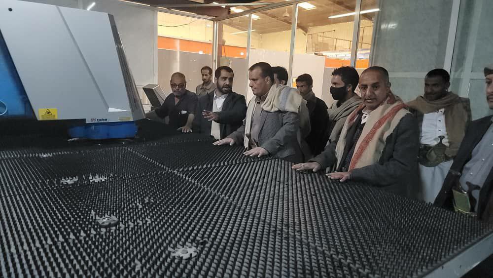 القائم بأعمال وزير الاقتصاد يزور عددا من المصانع العاملة والمتعثرة