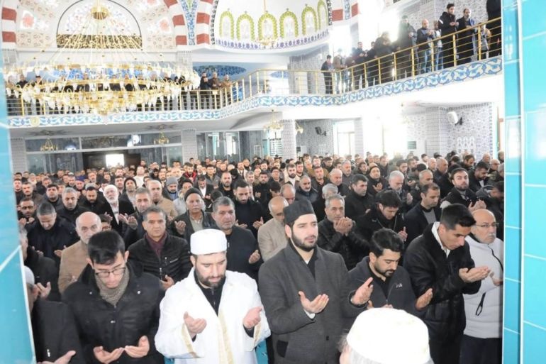 آلاف المصلين في عدد من الدول يؤدون صلاة الغائب على شهداء قادة “القسام”