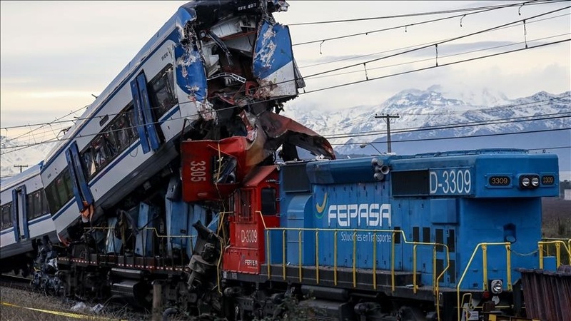 ارتفاع حصيلة تصادم قطارين جنوب إسبانيا إلى 40 قتيلاً