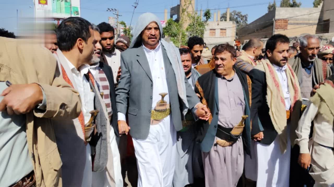 عباد يدشن حملة النظافة المجتمعية 1/1 في أمانة العاصمة