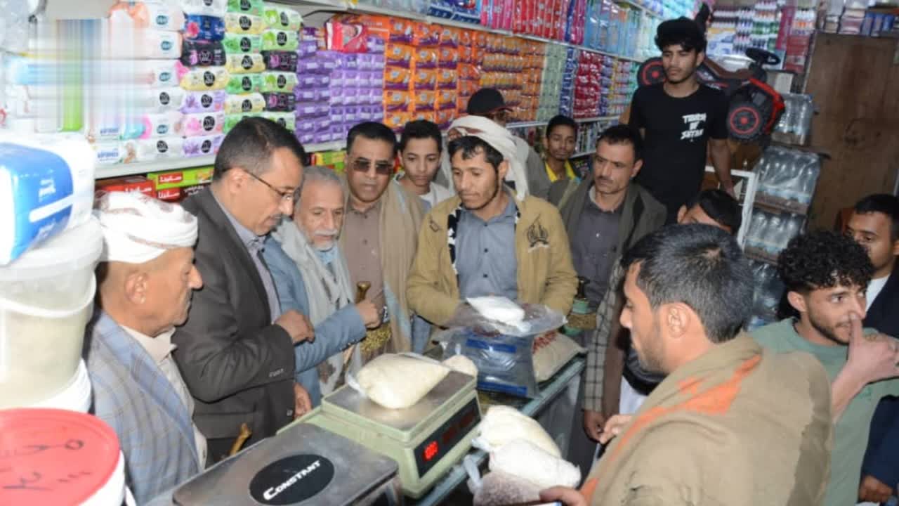 مكتب الاقتصاد في صنعاء يدشن حملة للرقابة على الأسواق