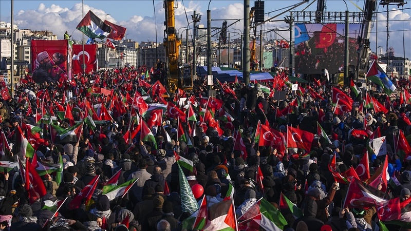 أكثر من 500 الف متظاهر في مدينة إسطنبول التركية دعما لفلسطين