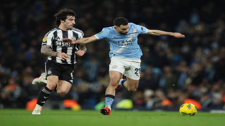 سيتي يتجاوز نيوكاسل ويحجز موعدًا مع آرسنال في نهائي كأس الرابطة الإنجليزية