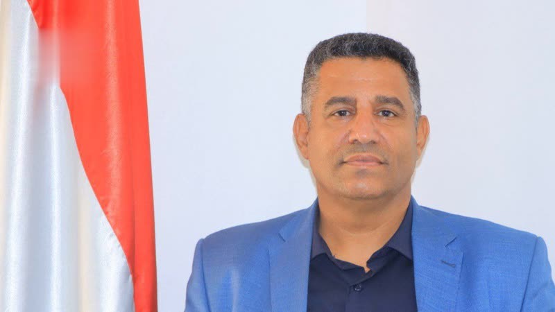 نائب وزير الكهرباء والمياه يهنئ قائد الثورة والرئيس المشاط بحلول شهر رمضان