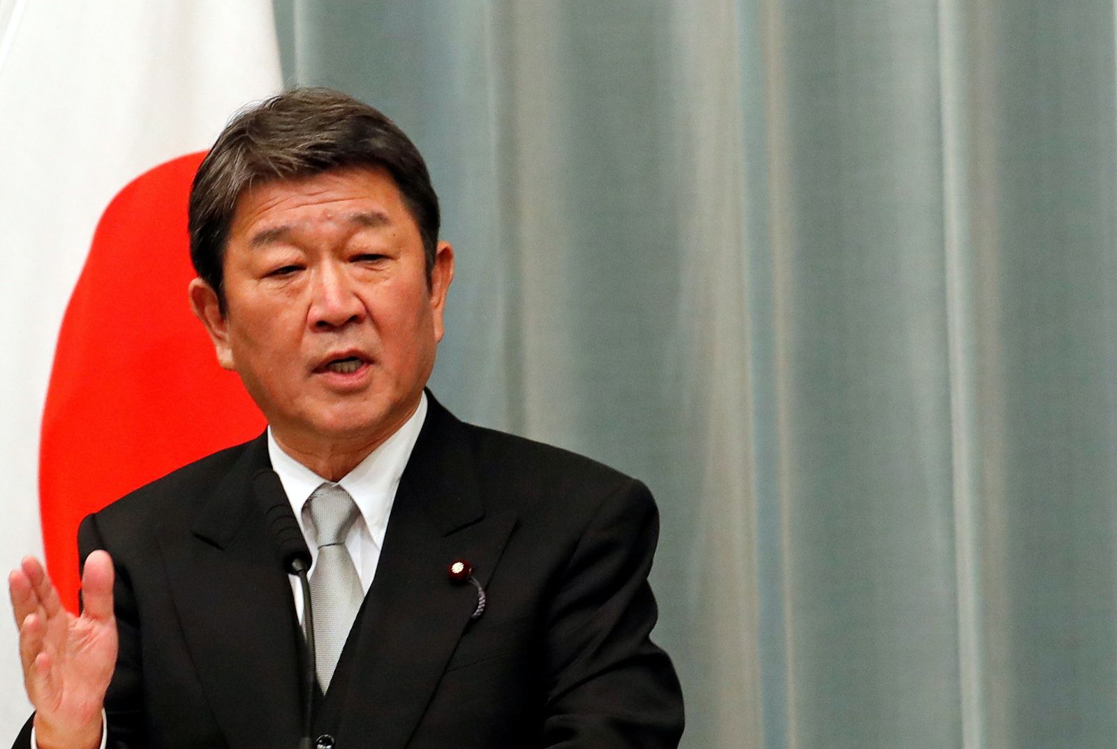 وزير الخارجية الياباني يعلن مواصلة طوكيو سياستها لإبرام معاهدة للسلام مع موسكو