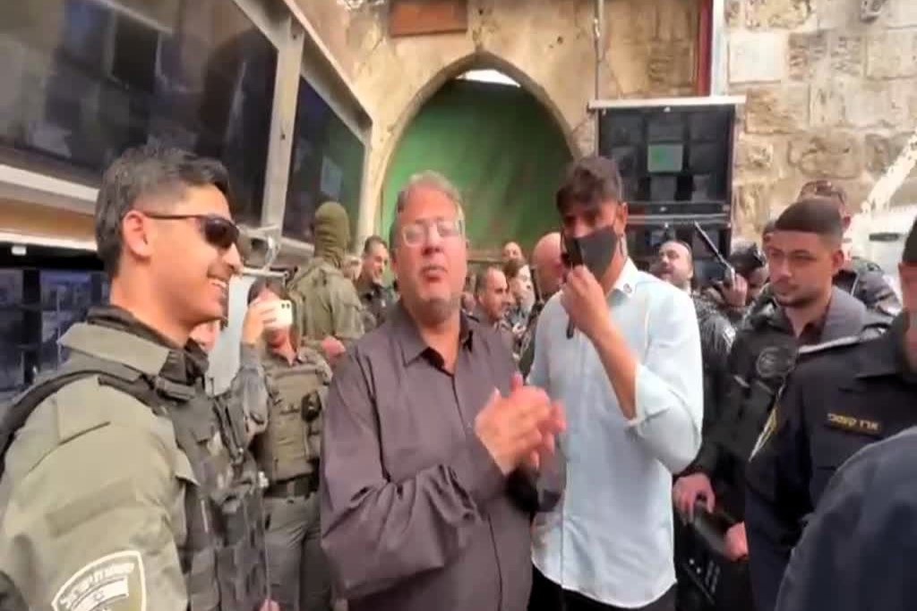 المجرم الصهيوني بن غفير يقتحم باحات المسجد الأقصى في أول جمعة من رمضان