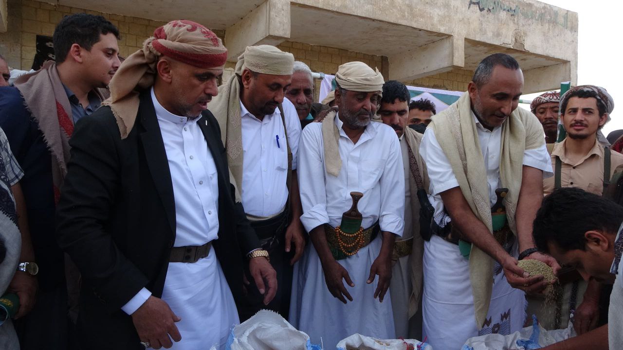 اختتام مشروع توزيع 23 ألف قدح من الزكاة العينية في بيت الفقيه بالحديدة