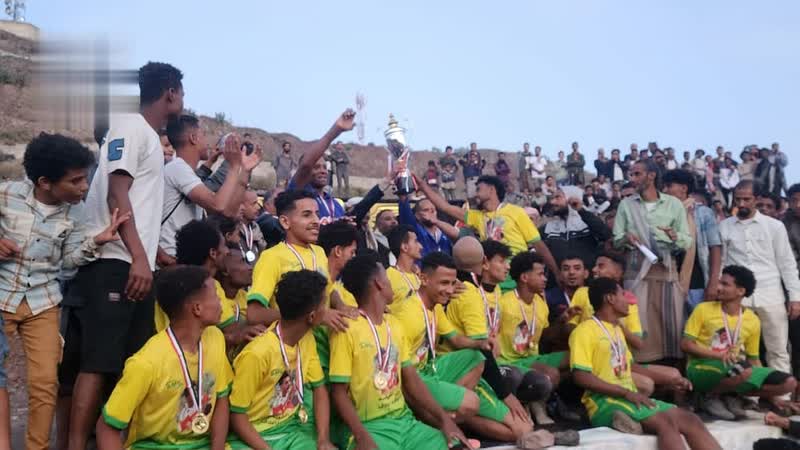 اختتام بطولة الشهيد لكرة القدم في الراهدة بتعز