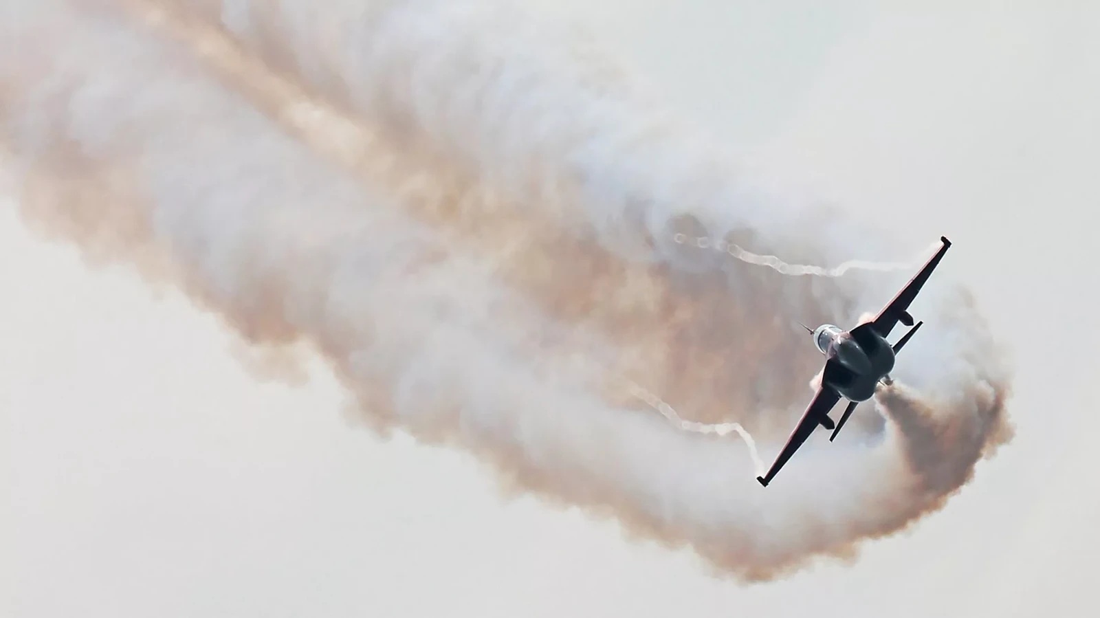 القوات الروسية تستهدف منشآت الطاقة والنقل التابعة لقوات كييف