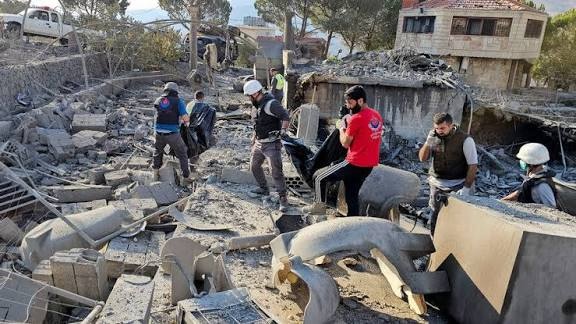 13 شهيداً و28 جريحاً في غارات صهيونية على لبنان