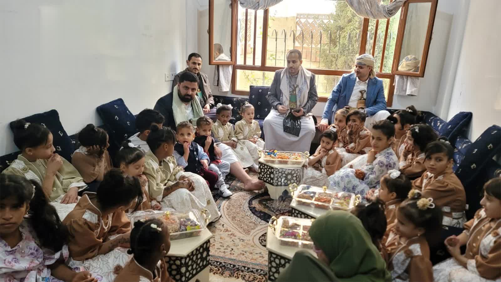 وكيل وزارة الشؤون الاجتماعية يتفقد أوضاع اليتيمات في ” جود الرحمن” بصنعاء