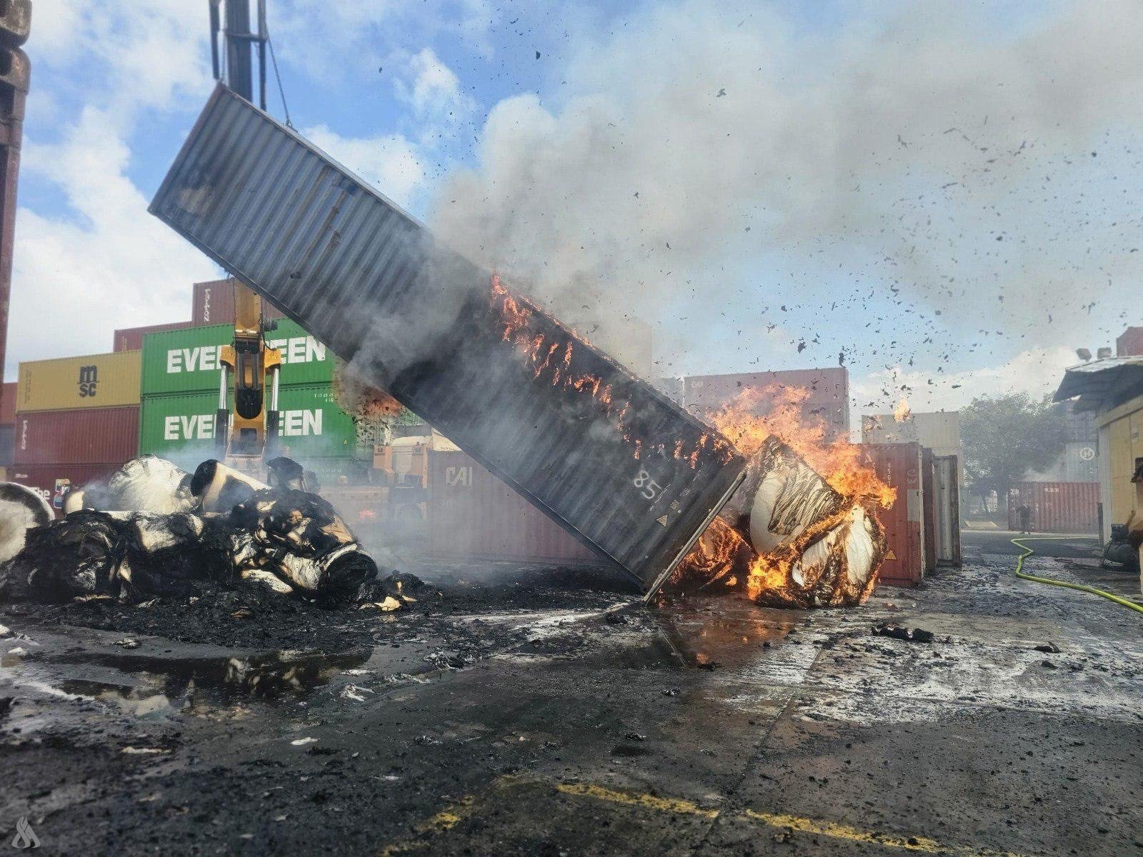 العدو الصهيوني يقر بإصابة صاروخ عنقودي إيراني منطقة التخزين في ميناء حيفا