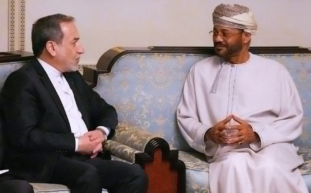 عراقجي والبوسعيدي يؤكدان على استمرار المشاورات بين إيران وعُمان