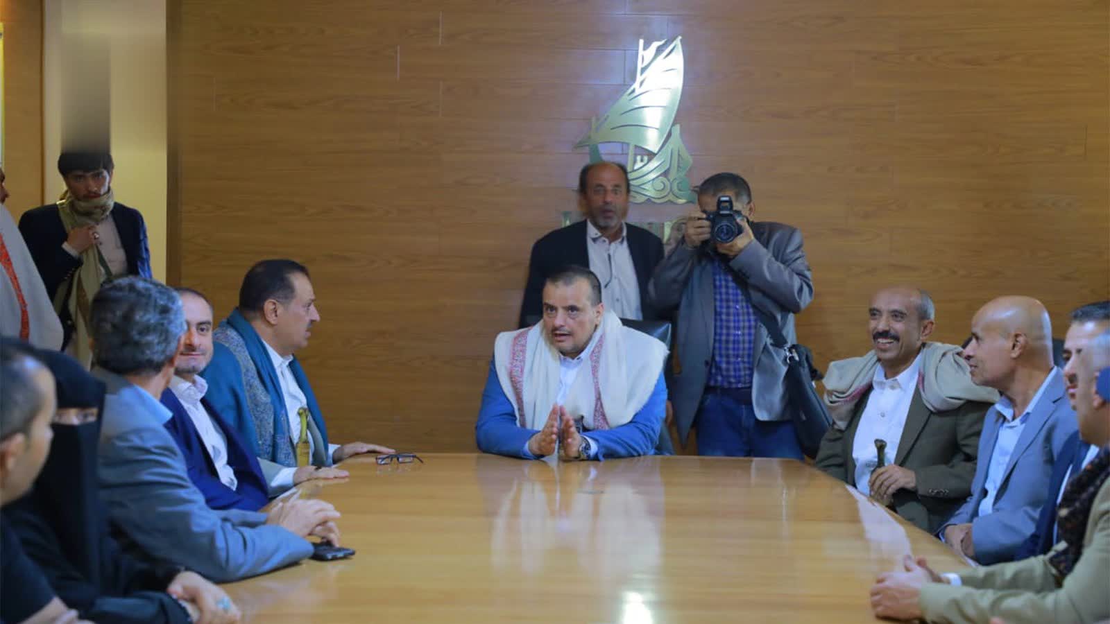 البشيري يتفقد مستوى الانضباط الوظيفي في شركة كمران