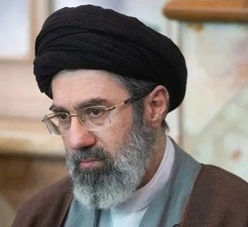 السيد مجتبى الخامنئي ينعى لاريجاني وسليماني