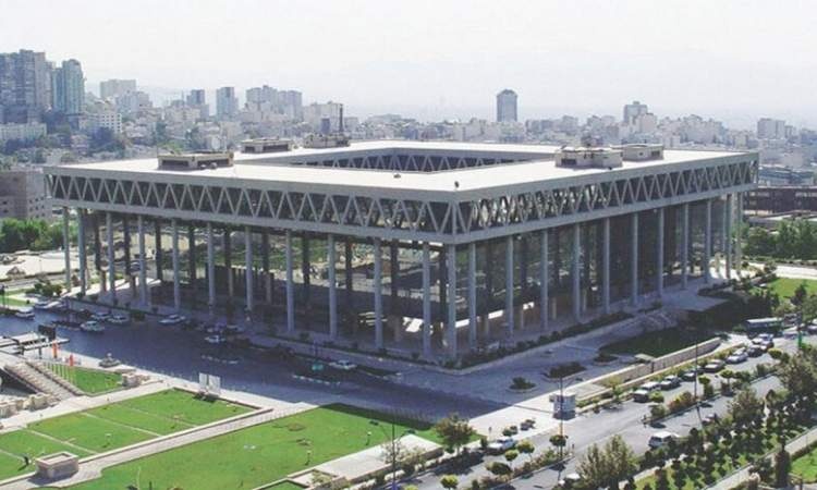 عدوان أمريكي صهيوني يستهدف محيط هيئة الإذاعة والتلفزيون الإيرانية دون تأثر برامجها