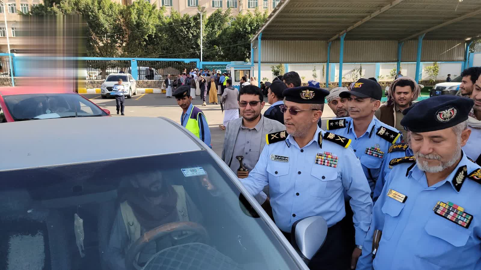 شرطة المرور تدشّن نظام لواصق التجديدات للمركبات