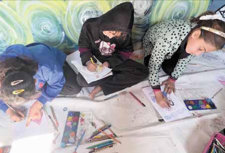 ألوان تواجه الحرب أطفال غزة يحولون الألم إلى فسحة أمل في دير البلح