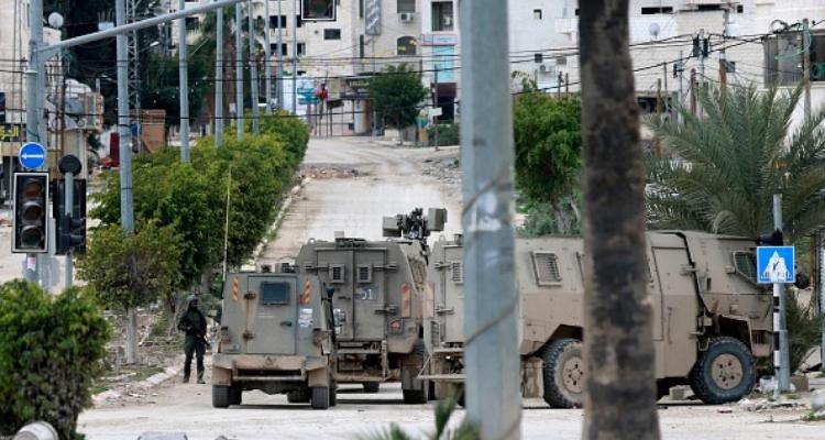 قوات العدو الإسرائيلي تقتحم بلدتي طمون والظاهرية وقرية بيتللو الفلسطينية