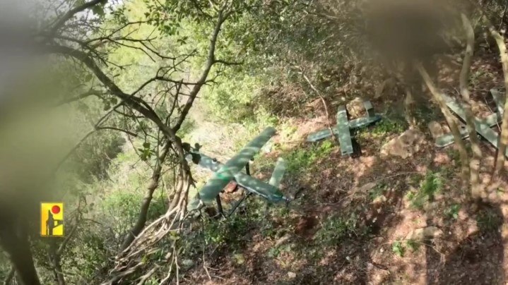 المقاومة اللبنانية تستهدف منصات للقبة الحديدة وقاعدة وتجمعين وموقع لجيش العدو الإسرائيلي