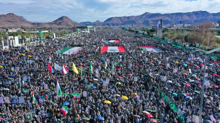 مسيرات يمانية مليونية في اليوم الوطني للصمود تأكيدا على الثبات والجهوزية لكل الخيارات
