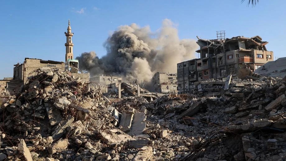 استشهاد اربعة فلسطينين بقصف إسرائيلي وسط وجنوب غزة