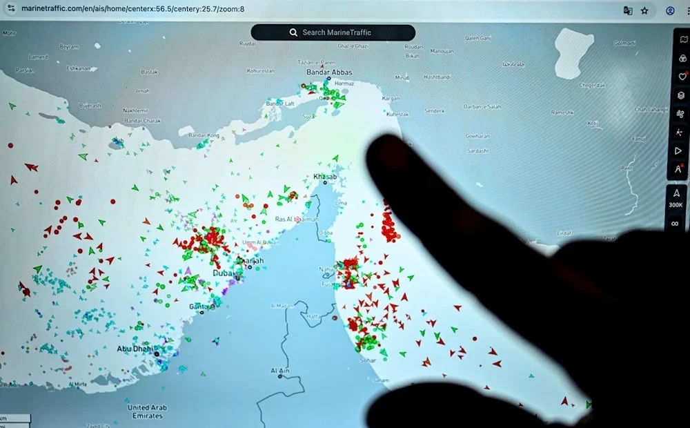 الحرس الثوري: قواتنا البحرية أصابت ناقلة نفط أمريكية في شمال الخليج وهي تحترق حاليا