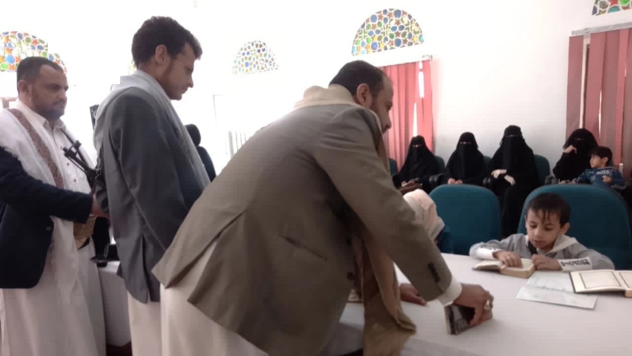 الرازحي والمحطوري يطَّلعان على سير مسابقات تعليم القراءة والكتابة للصفوف الأولى بأمانة العاصمة