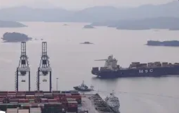 في ظل تداعيات العدوان على إيران:السفن تواجه صعوبات في التزود بالوقود داخل موانئ آسيوية