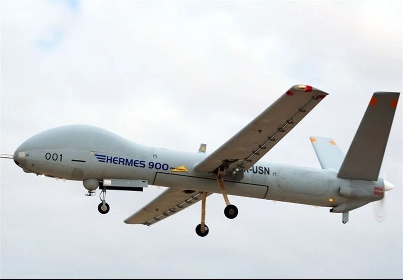 وسائل إعلام : الجيش الإيراني يسقط طائرة مسيرة للعدو الصهيوني من طراز “هرمس” في مدينة اراك