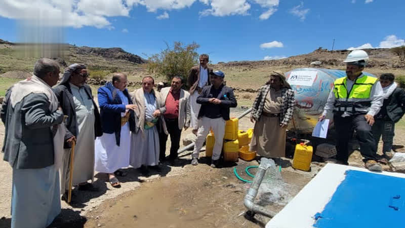 تسليم مشروع مياه في يريم للجنة المجتمعية