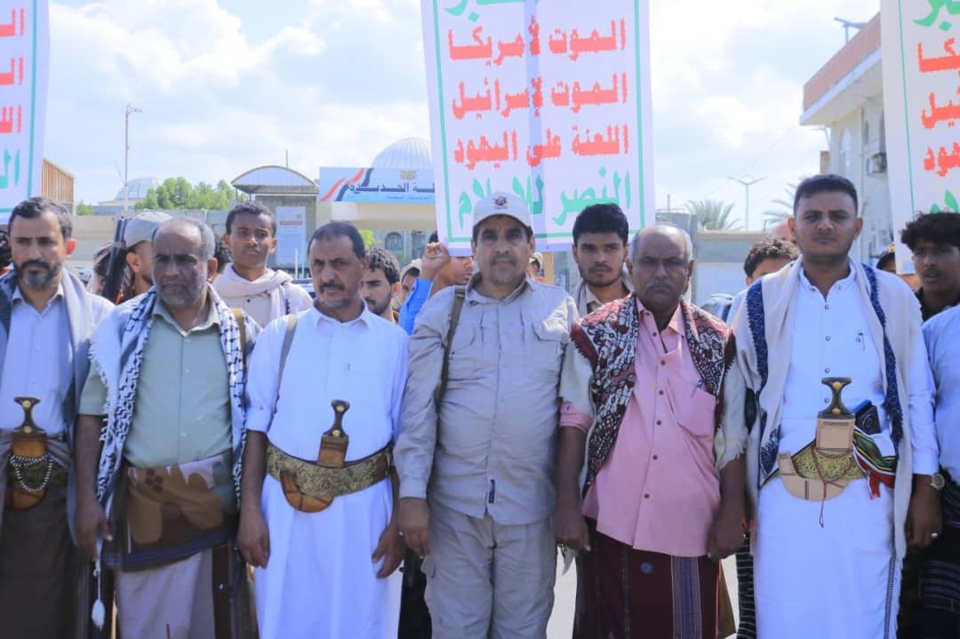 وقفة قبلية حاشدة في الحديدة تؤكد ثبات الموقف اليمني الداعم لفلسطين وتبارك الإنجازات الأمنية