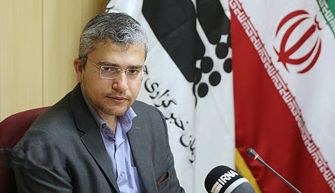 إيران تسخر من “الحصار الأمريكي” وتؤكد خروج ودخول ناقلات النفط بحرية