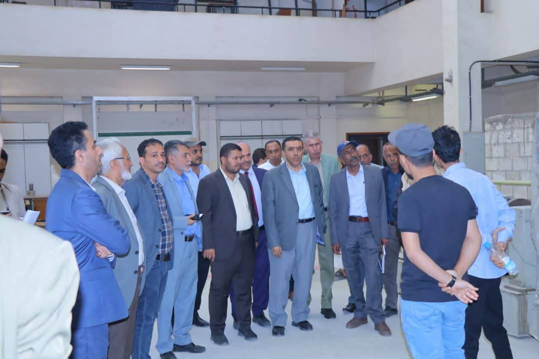 الضلعي ورئيس جامعة صنعاء يبحثان تعزيز التعاون العلمي والشراكة البحثية