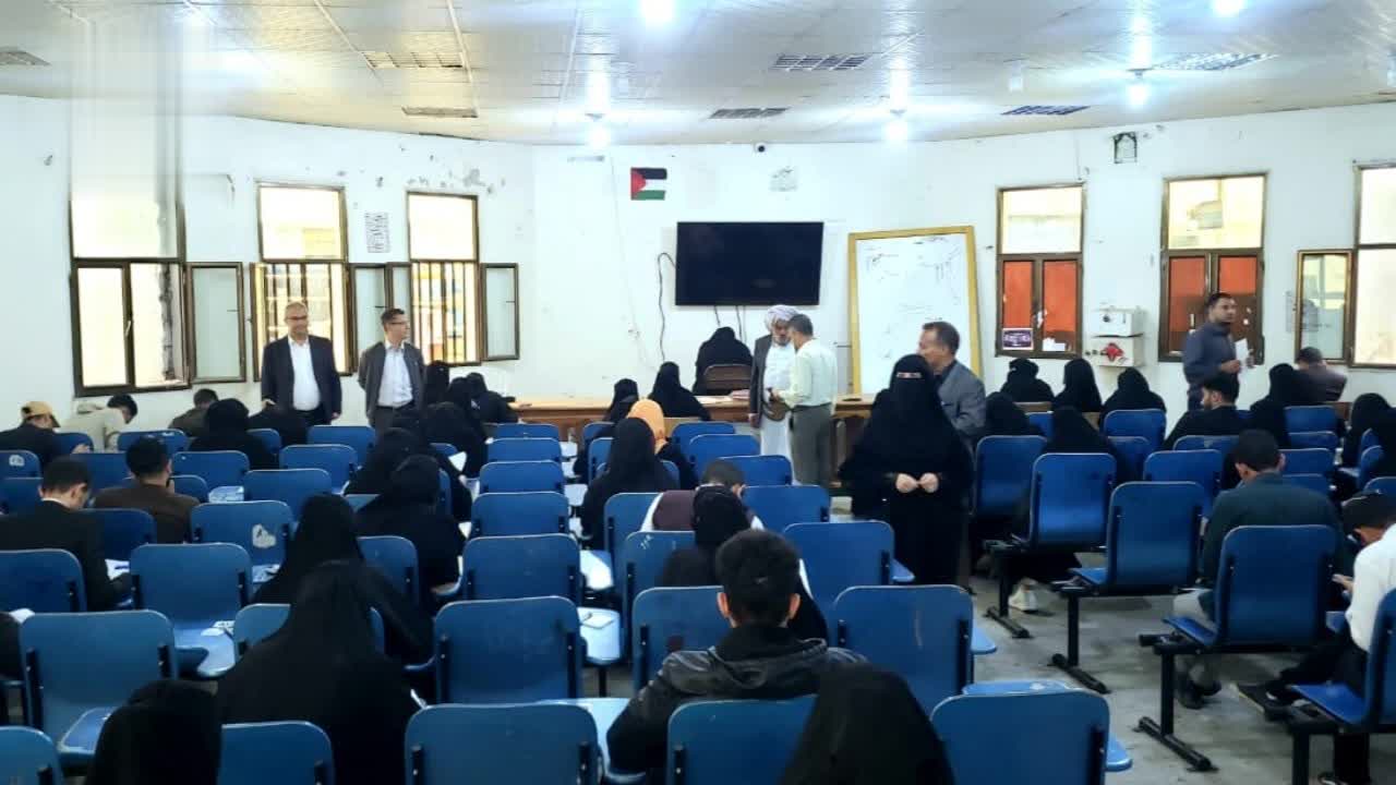 تدشين الإختبارات النهائية في كلية طب الأسنان بجامعة إب