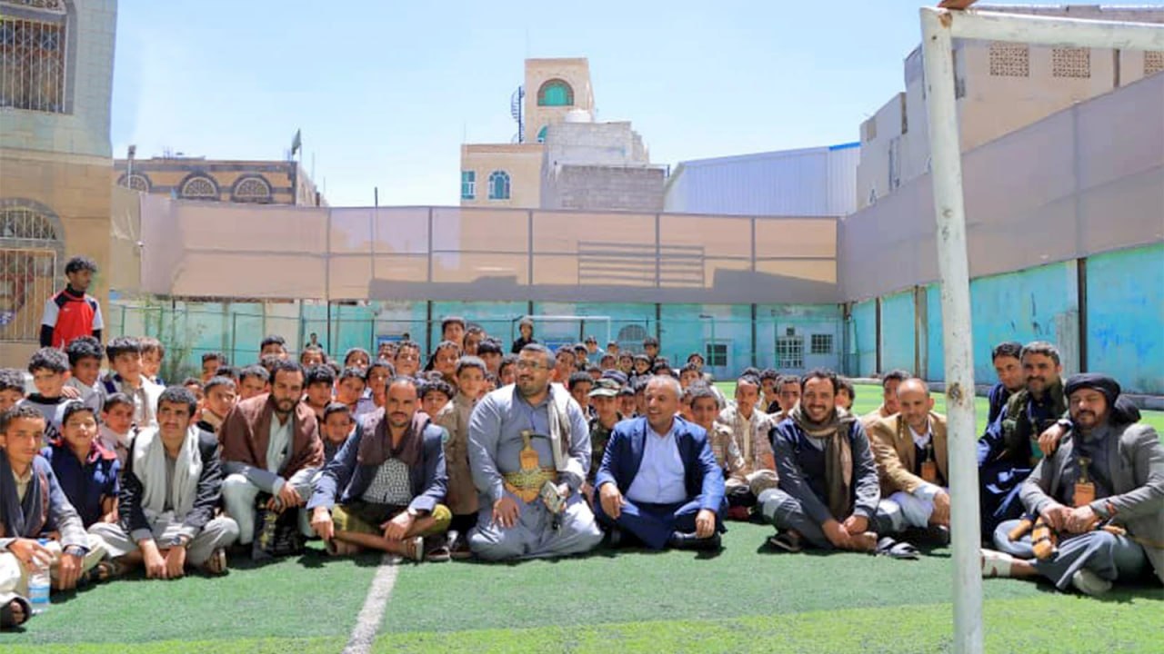 وزير الخدمة المدنية يتفقد أنشطة وبرامج مركز القدس الصيفي