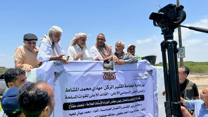 مشاريع الطرق في الحديدة خطوات نوعية لكبح نزيف الحوادث وتعزيز التنمية