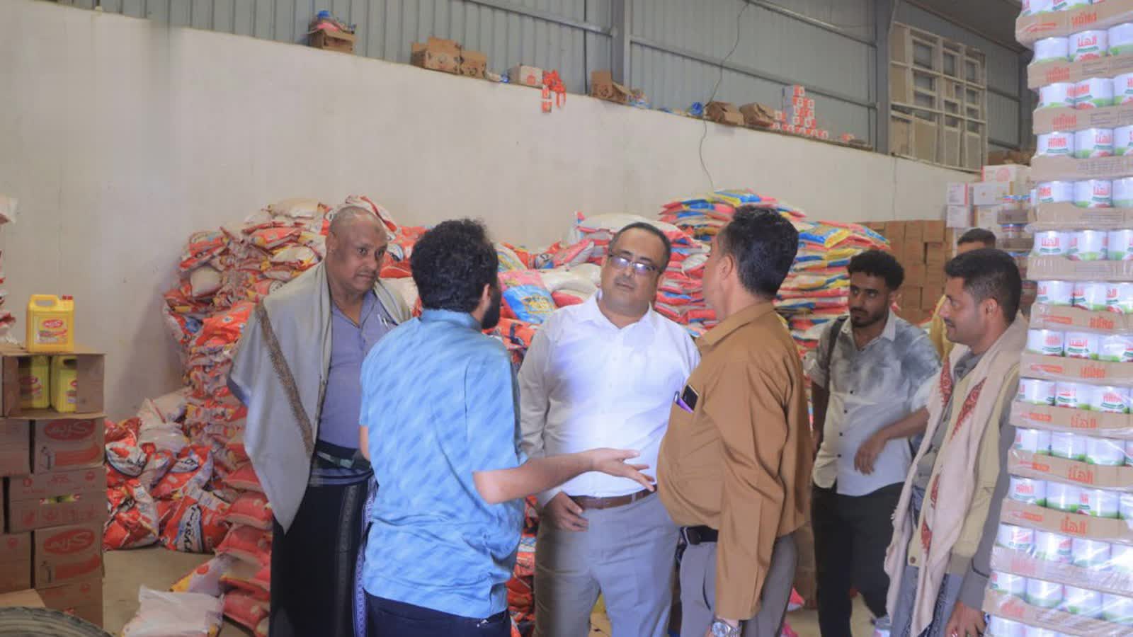 تنفيذ حملة للرقابة على الأسواق وضبط الأسعار في التعزية وصالة