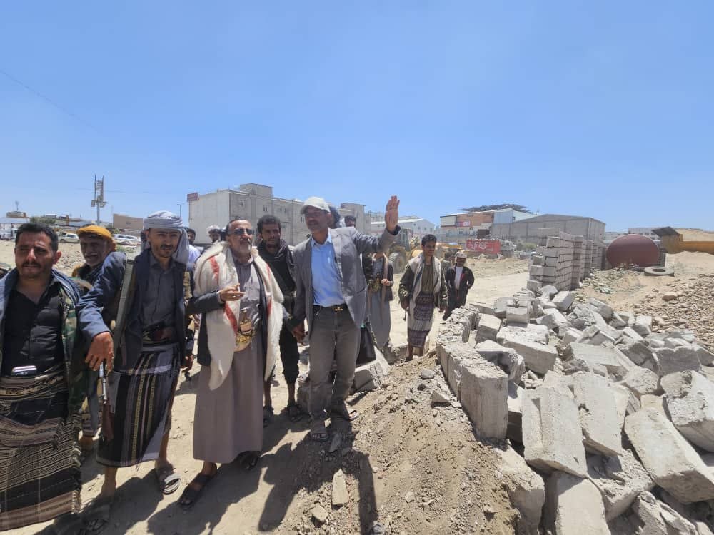 تنفيذ حملة لإزالة مخالفات البناء العشوائي بمدينة البيضاء