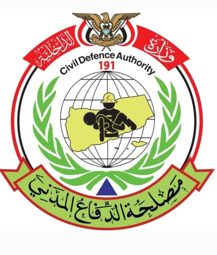 إخماد حريق في محل تجاري بسنحان