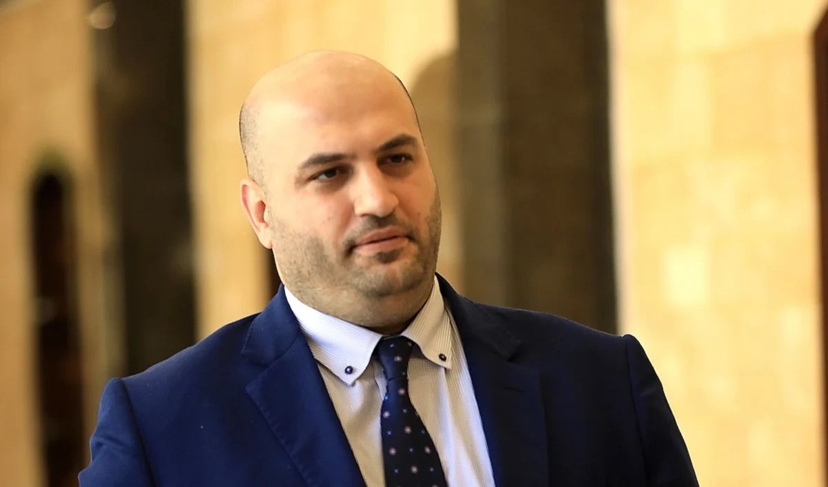 وزير الصحة اللبناني يدين استهداف العدو الصهيوني للمسعفين