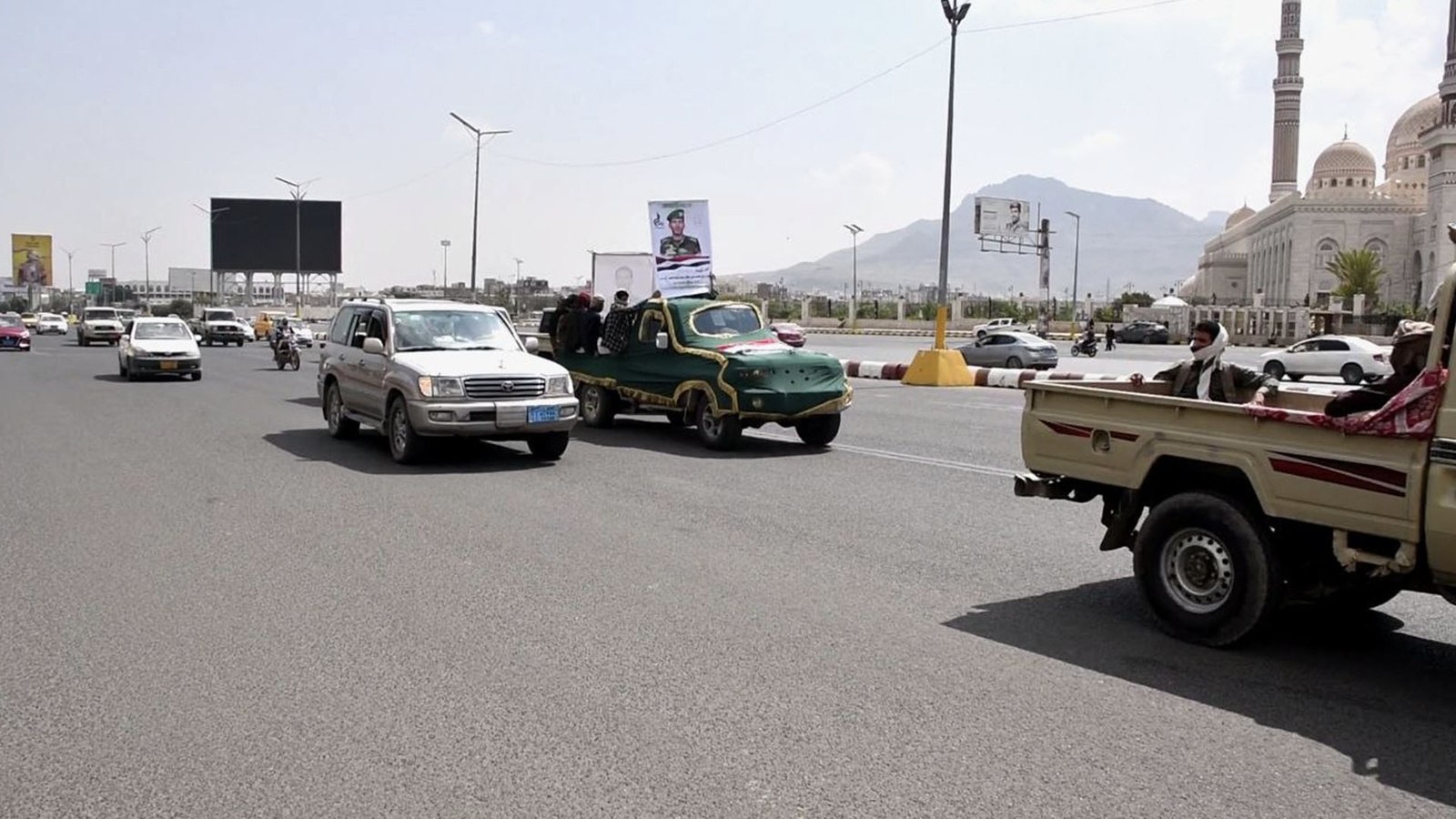 تشييع جثمان الشهيد محمد المحضار بصنعاء