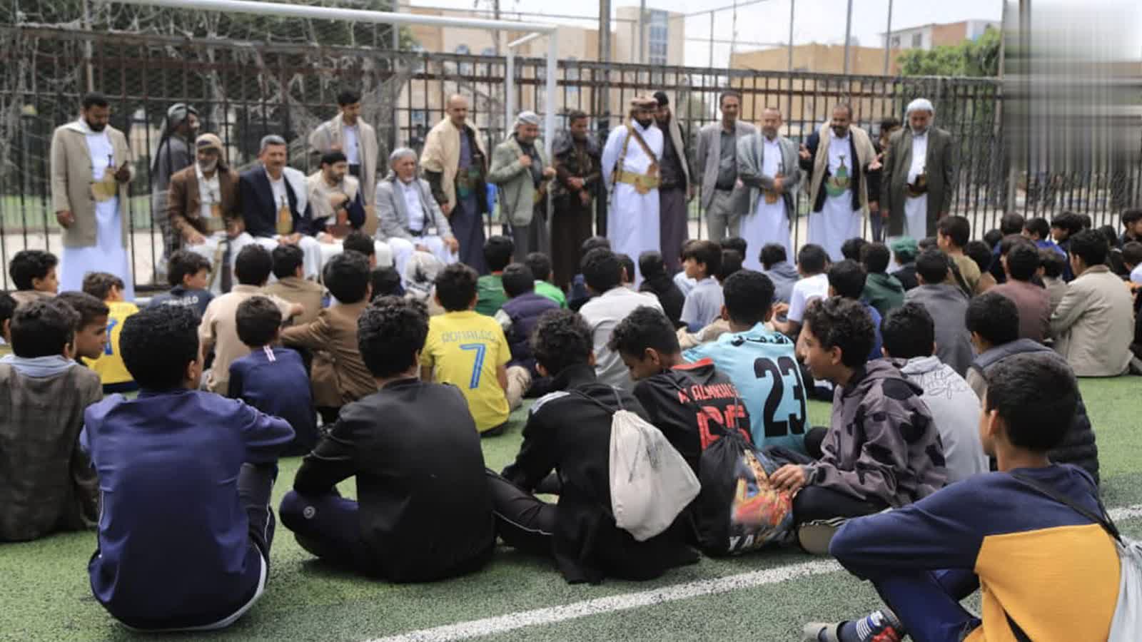 الاطلاع على سير الدورات الصيفية في مديرية الثورة بالعاصمة