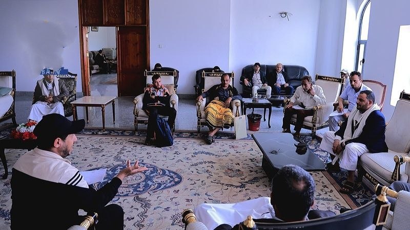 وكيل وزارة الشباب يناقش مع منتسبي الاتحادات الرياضية سبل تطوير الأداء