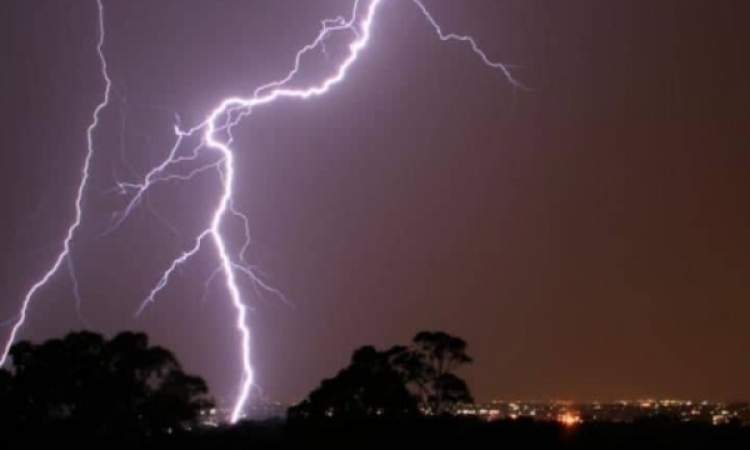 صاعقة رعدية تودي بحياة امرأة في ريمة