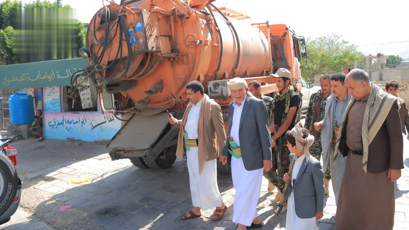 تفقد سير العمل في مشروع الصرف الصحي في الظهار بإب