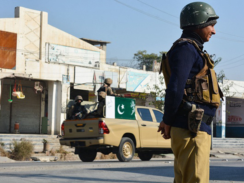 مقتل شرطي وإصابة آخر في هجمات استهدفت فرق تطعيم شلل الأطفال في باكستان
