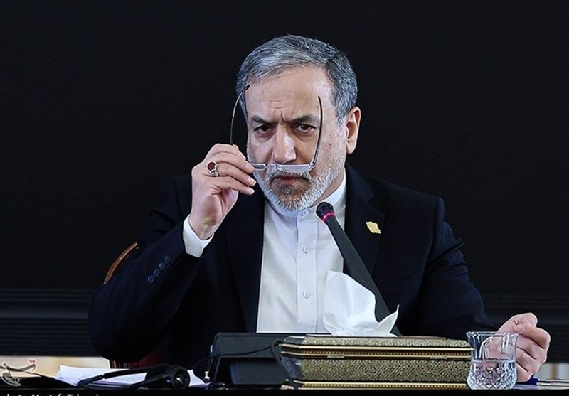 عراقجي يطلع نظيره التركي على مستجدات جهود وقف إطلاق النار